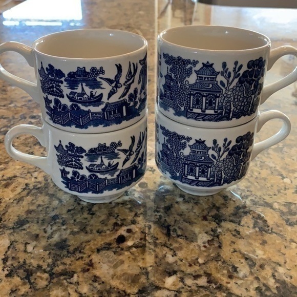 Vintage Churchill Blue Willow Ware set of 4 Tea Cups - Picture 6 of 14